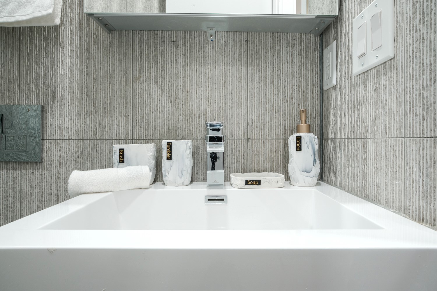 Bathroom vanity